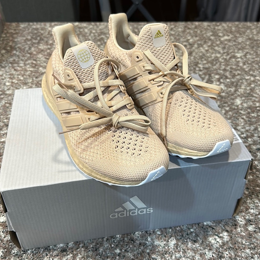 Adidas Ultra Boost 5.0 Shoes. NEW WITH BOX